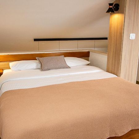 Guest House Jedro Petrovac ภายนอก รูปภาพ