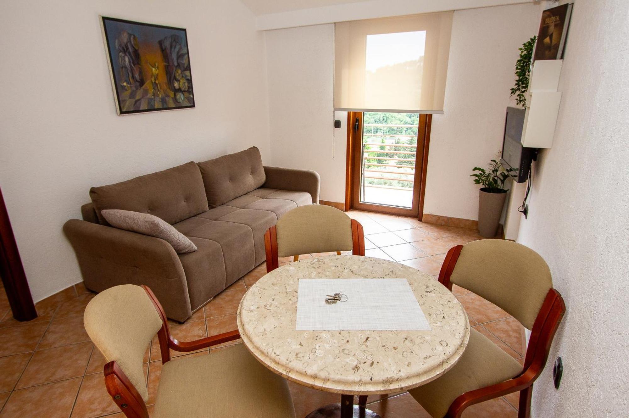 Guest House Jedro Petrovac ภายนอก รูปภาพ