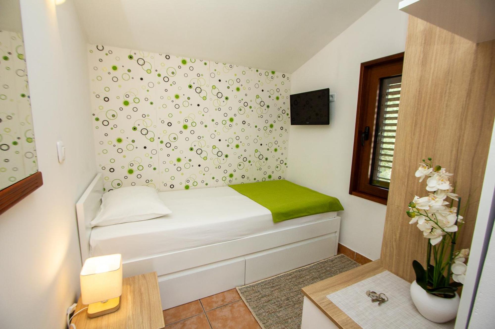 Guest House Jedro Petrovac ภายนอก รูปภาพ