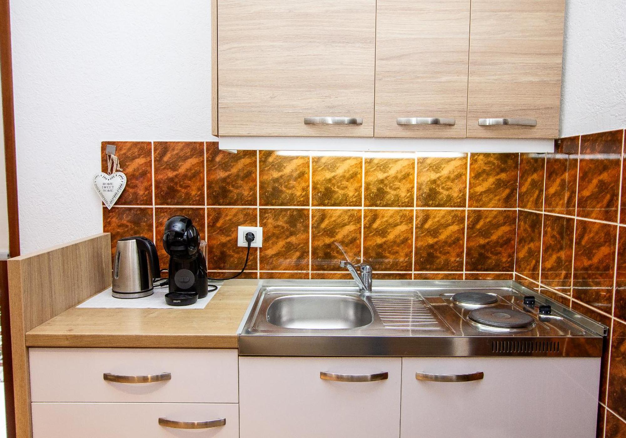 Guest House Jedro Petrovac ภายนอก รูปภาพ