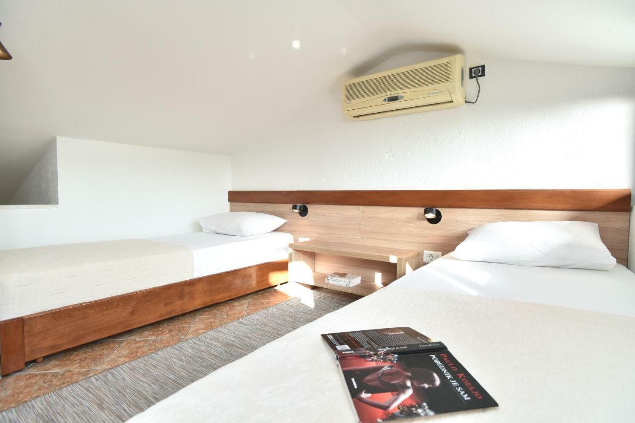 Guest House Jedro Petrovac ภายนอก รูปภาพ