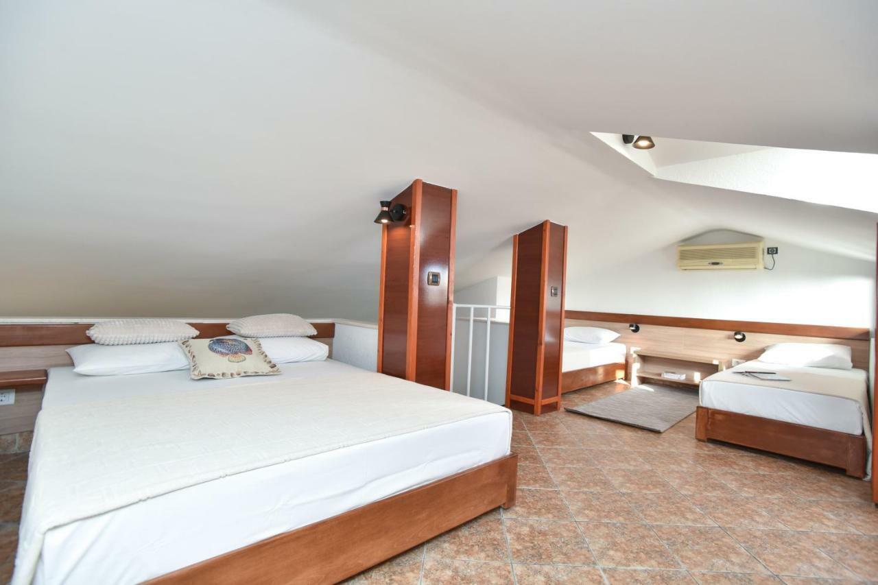 Guest House Jedro Petrovac ภายนอก รูปภาพ