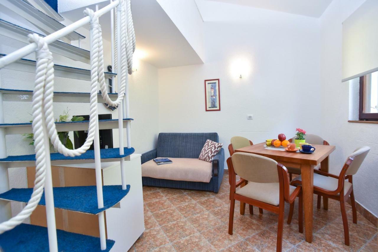 Guest House Jedro Petrovac ภายนอก รูปภาพ